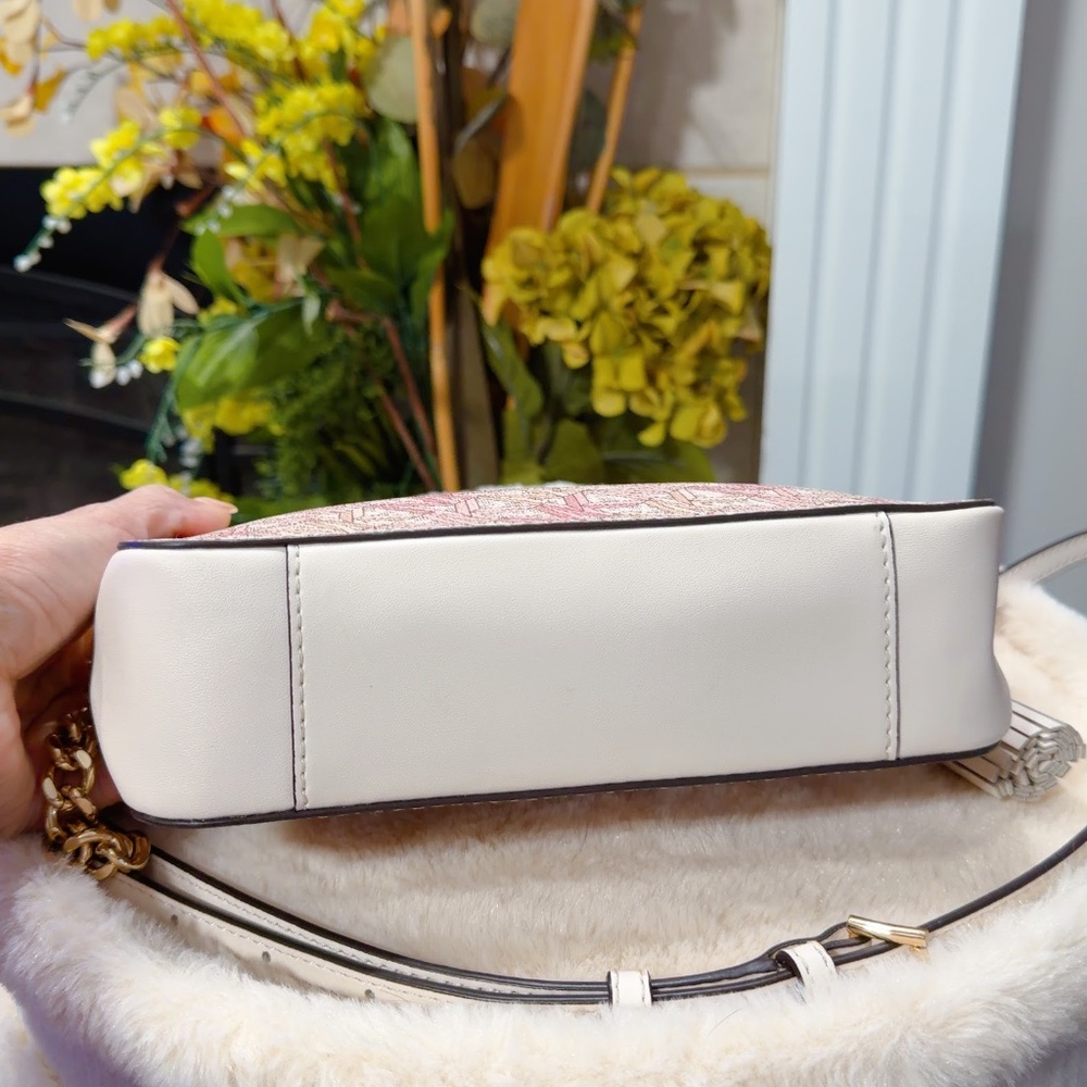 MICHAEL Michael Kors Jet Set Graphic Logo Camera Crossbody Bag In Pink/Beige - Picture 5 of 9